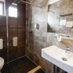 3b092a879603cac7c1a902902e45797e72d37ee5